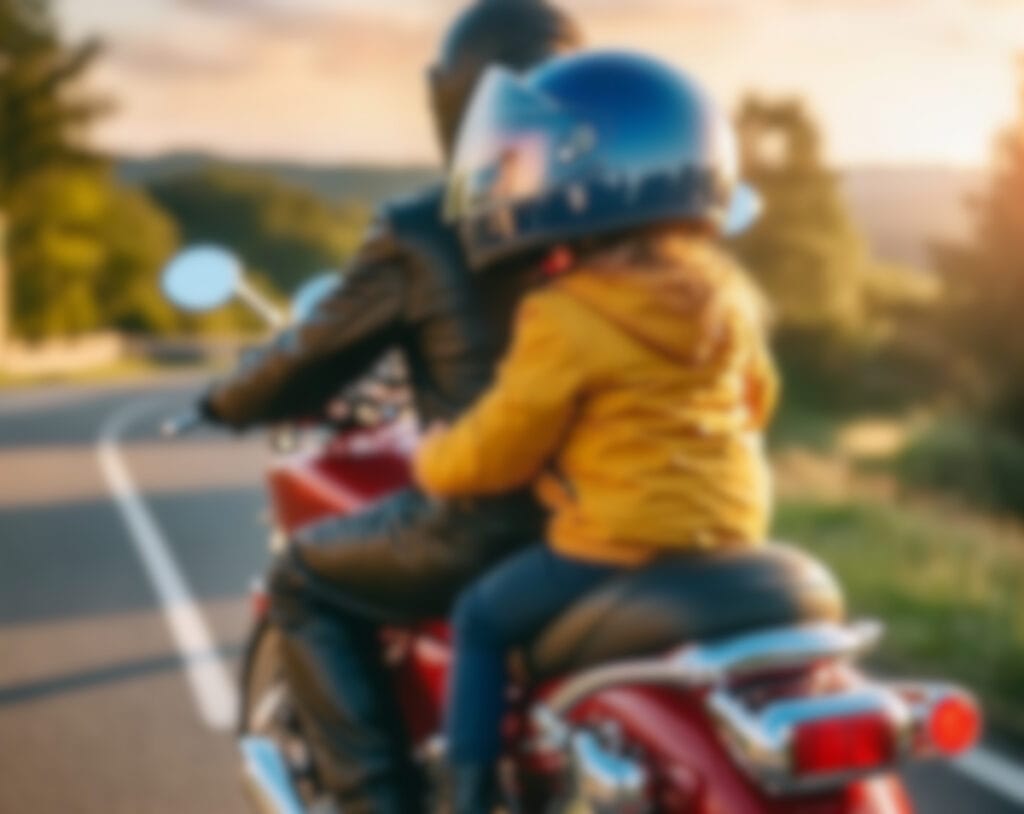 crianças em motos
