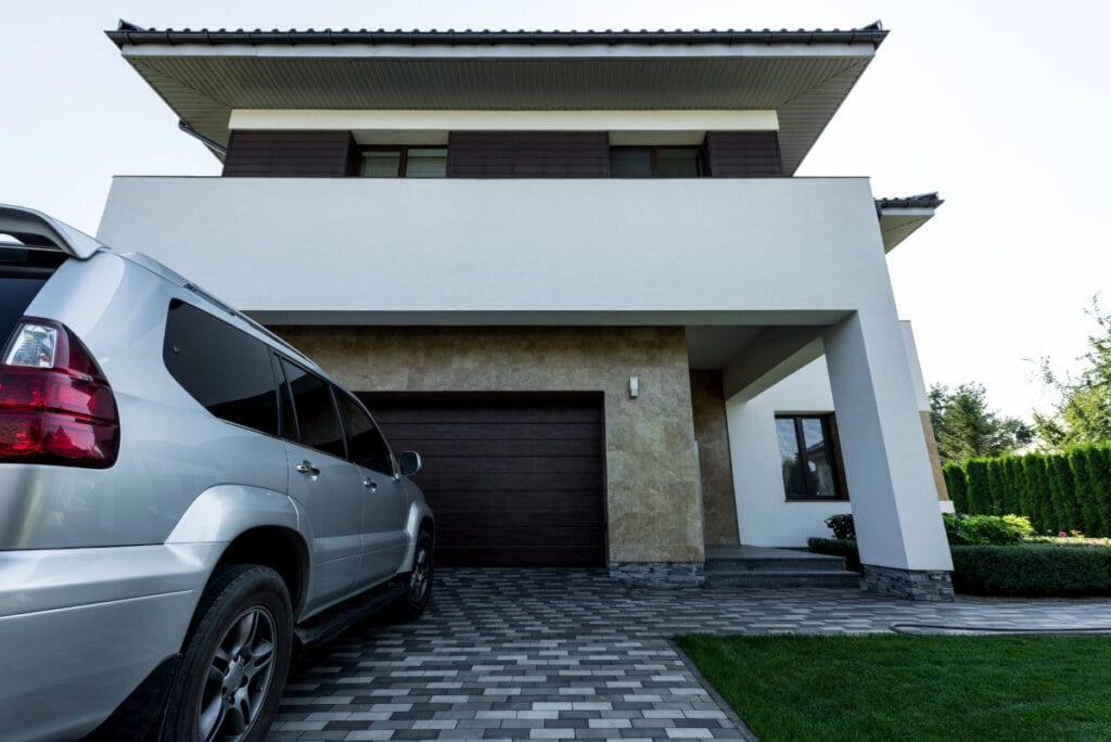 carro parado garagem