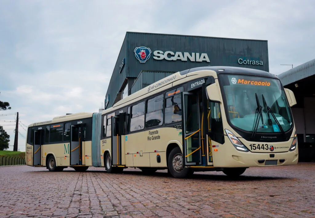 Scania fornece lote inédito de articulados no Paraná